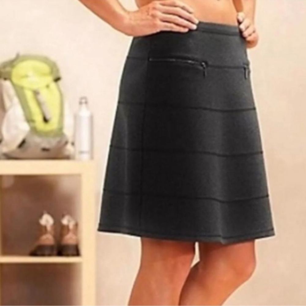 Athleta Strata A Line Zip Pocket Ponte Skirt Black XS Travel Work Stretch Resort